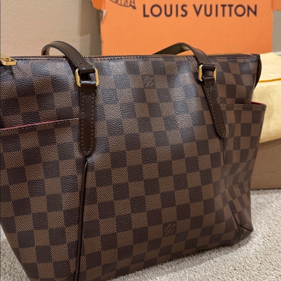 Louis Vuitton Damier Ebene Totally PM - Picture 2 of 9